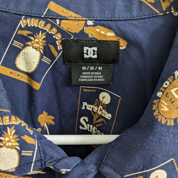DC button down shirt - Picture 2 of 4